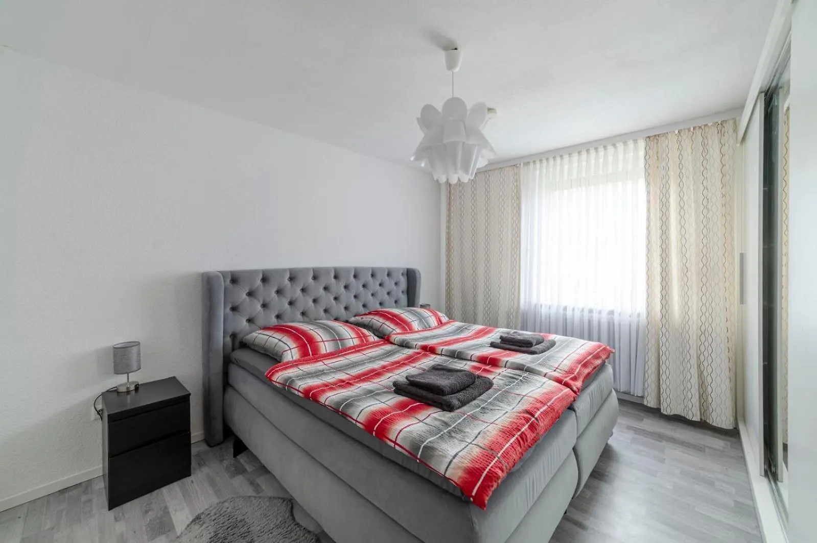 Cozy Villa With Garden, Balcony And Parking Area In Duesseldorf 0*, Dusseldorf