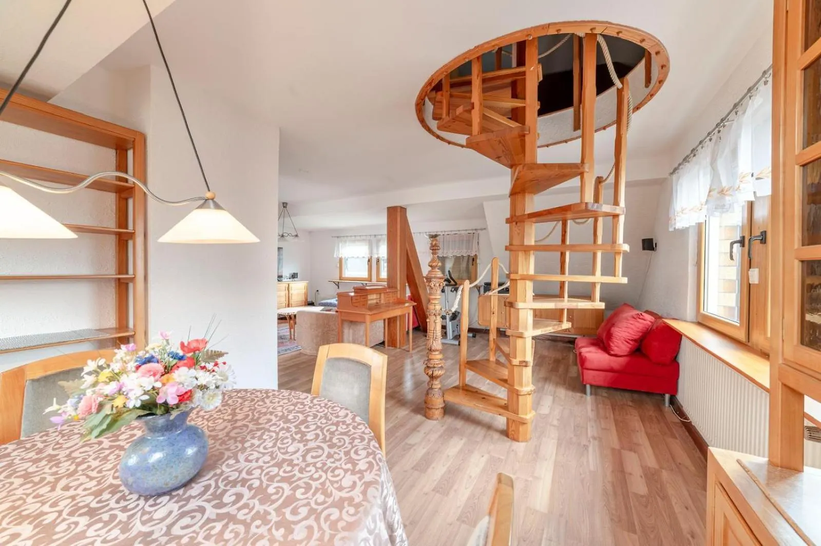 Cozy Villa With Garden, Balcony And Parking Area In Duesseldorf Deutschland